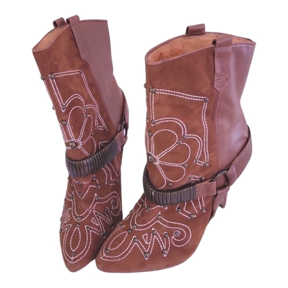 Buffalo London  Countrycare Saddle Tan Leather Suede Studded Stiletto Ankle Boot - Picture 6 of 6